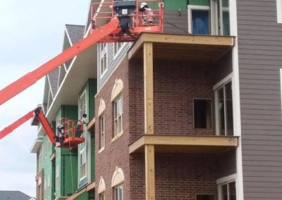 roofers-at-work